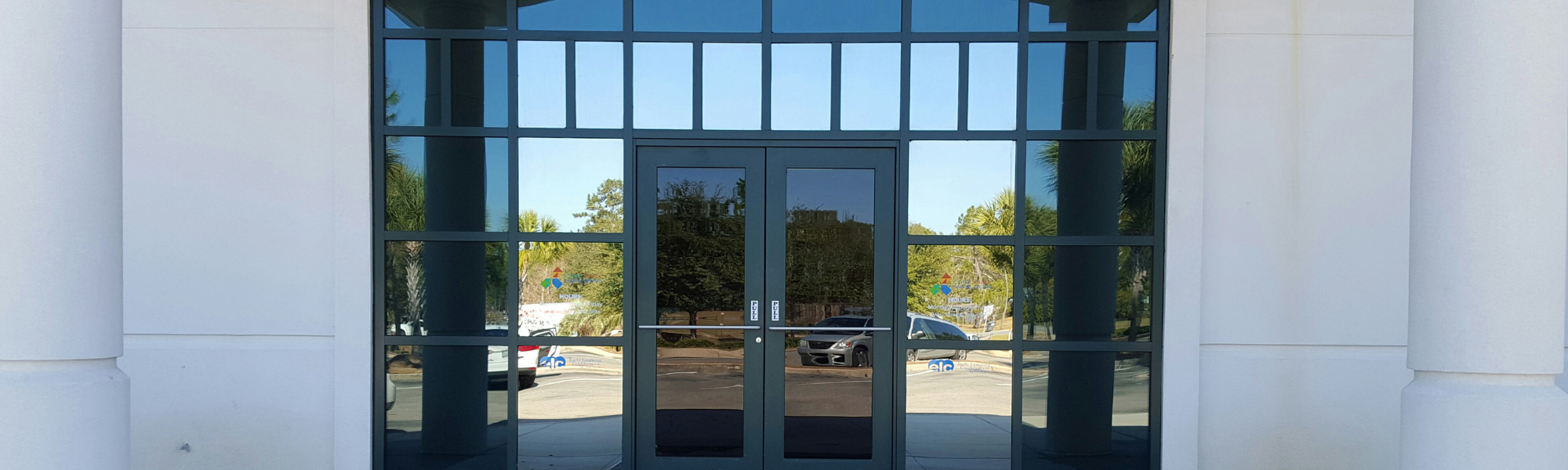 Entrance of the Wakulla Center building.